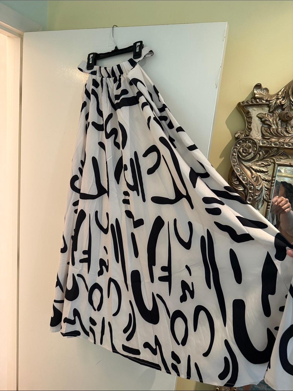 Black & White Abstract Print Maxi Skirt - Women